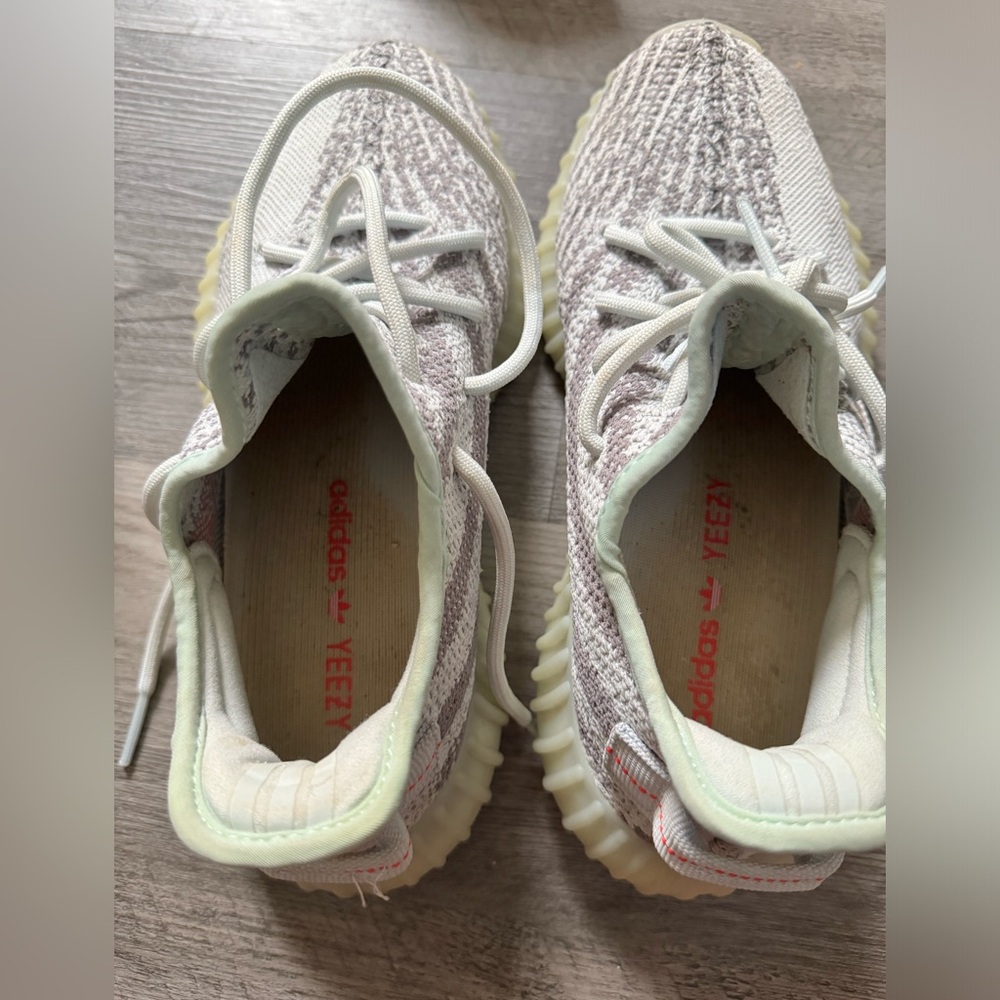 adidas Yeezy Boost 350 V2 - Picture 6 of 9
